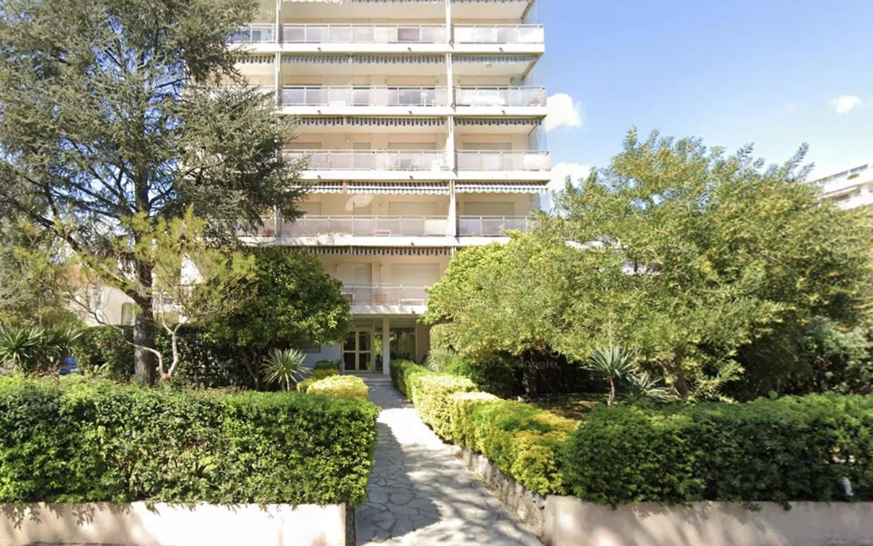 Penthouse 2-Bedroom Apartment With 360º Views And Parking Cannes